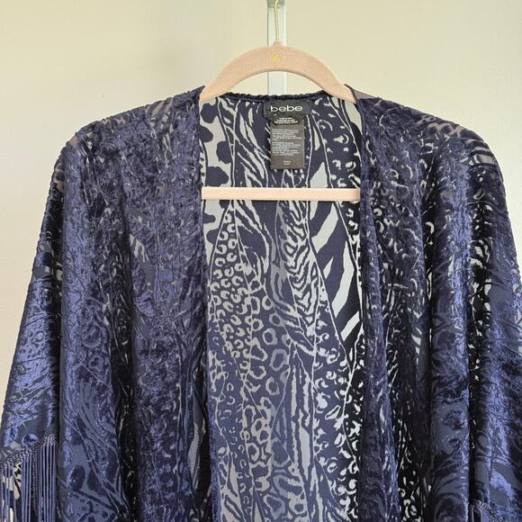 BeBe sz One‎ Size Navy Burnout Velvet Kimono Fringe Open Top - Picture 2 of 7